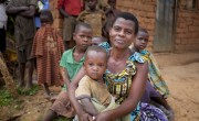 Community Health Worker Jeannette Icimanishatse with one-year-old Nadia Niyihankuye Bukinanyana, Cibitoke, Burundi. Photo: Abbie Trayler-Smith/Concern Worldwide.