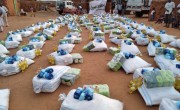 Concern distribution of NFI kits and food to people who lost homes in the heavy rains and floods in West Kordofan. Photo: Elzaki Hamid/ Concern Worldwide