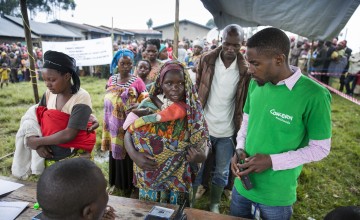 A Concern tarpaulin distribution to displaced families at Katale in North Kivu. Photo: Kieran McConville/ Concern Worldwide