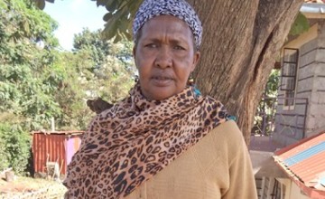 Joyce Defadai is 54 years old; she is a mum of 8 children and has been supporting mums-to-be for 20 years.