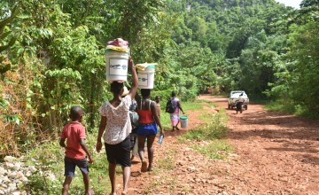 Habitat for Humanity and Concern teams in Haiti distribute essential hygiene kits to families whose homes and belongings were destroyed or badly damaged in the Haiti Earthquake. Photo: Isabelle Vasquez/Habitat for Humanity