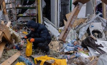 In the city of Zhytomyr, a Russian cruise missile destroyed an entire block of residential houses and caused damage to a maternity hospital, killing at least four people and injuring dozens. Photo: Stefanie Glinski/Concern Worldwide