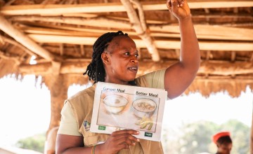 Kadiatu Kabia, Nutrition and Gender Officer for Concern Worldwide, at a nutrition training session in Majehum community, Tonkolili, Sierra Leone, as part of the Irish Aid funded Yoti Yoti programme. (Photo: Kieran McConville/Concern Worldwide)