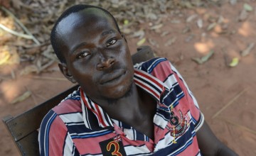 Babele Marcial, 31 lives in Bossoui, CAR and has to catch rats and other wild animals so that he has enough food for his family. Photo: Chris de Bode/Panos Pictures for Concern Worldwide