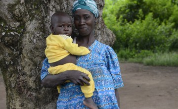 Jabelle Yafiti with her daughter, Aime-Lazara (16 months) who was malnourished but has recovered after receiving treatment at the Concern supported Boudouli Heath Post.  Photo: Chris de Bode/Panos Pictures for Concern Worldwide
